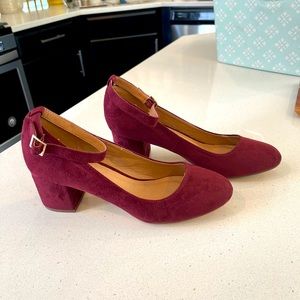 Ollio Womens Faux Suede Chunky Mid Heels Burgundy - size 9